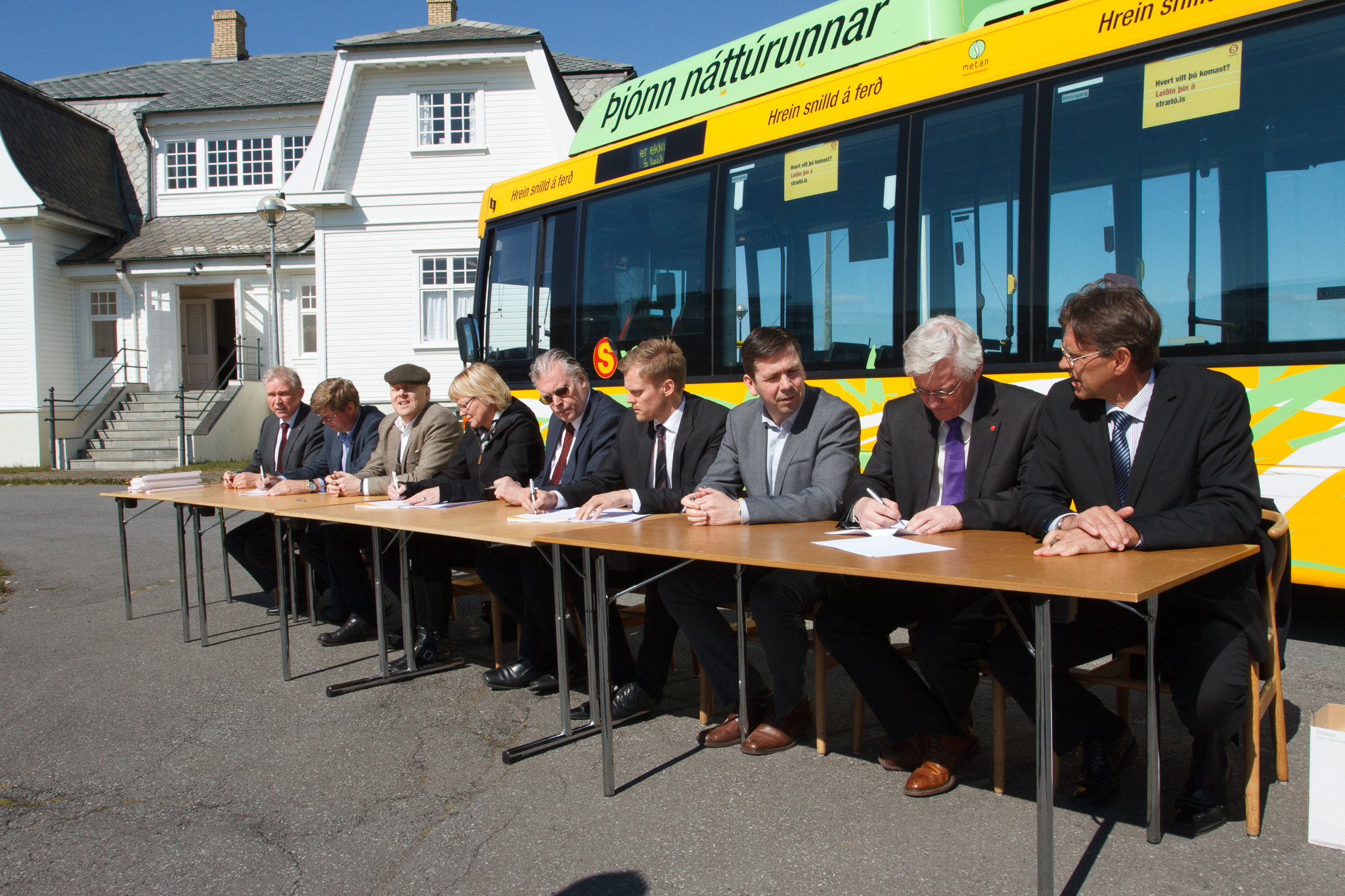 2012 05 07 Vegagerd SSH undirritun Hofdi